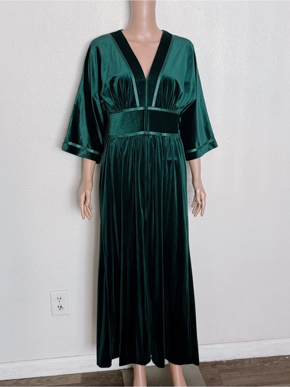 Vintage Deena Emerald Green Velour Caftan Robe Gown Small USA